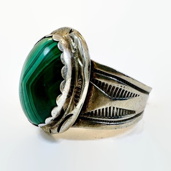 Malachite Ring, Sterling Silver, Native American, Navajo, Signed, Herbert Tsosi - Picture 3 of 6